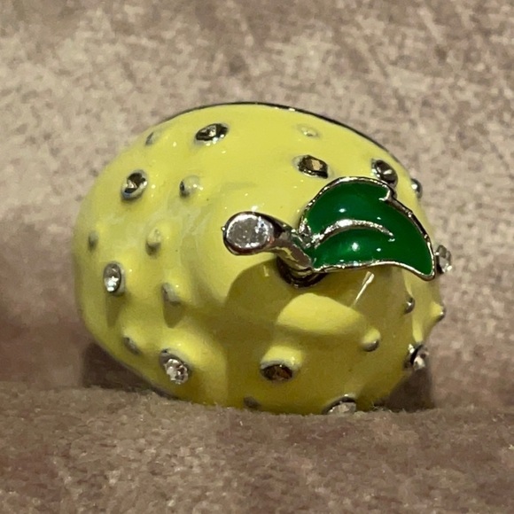 Vintage Ceramic Pear Ring size 7.75 - Picture 4 of 7